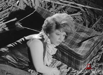 ميم من فيلم غرام في الطريق الزراعي